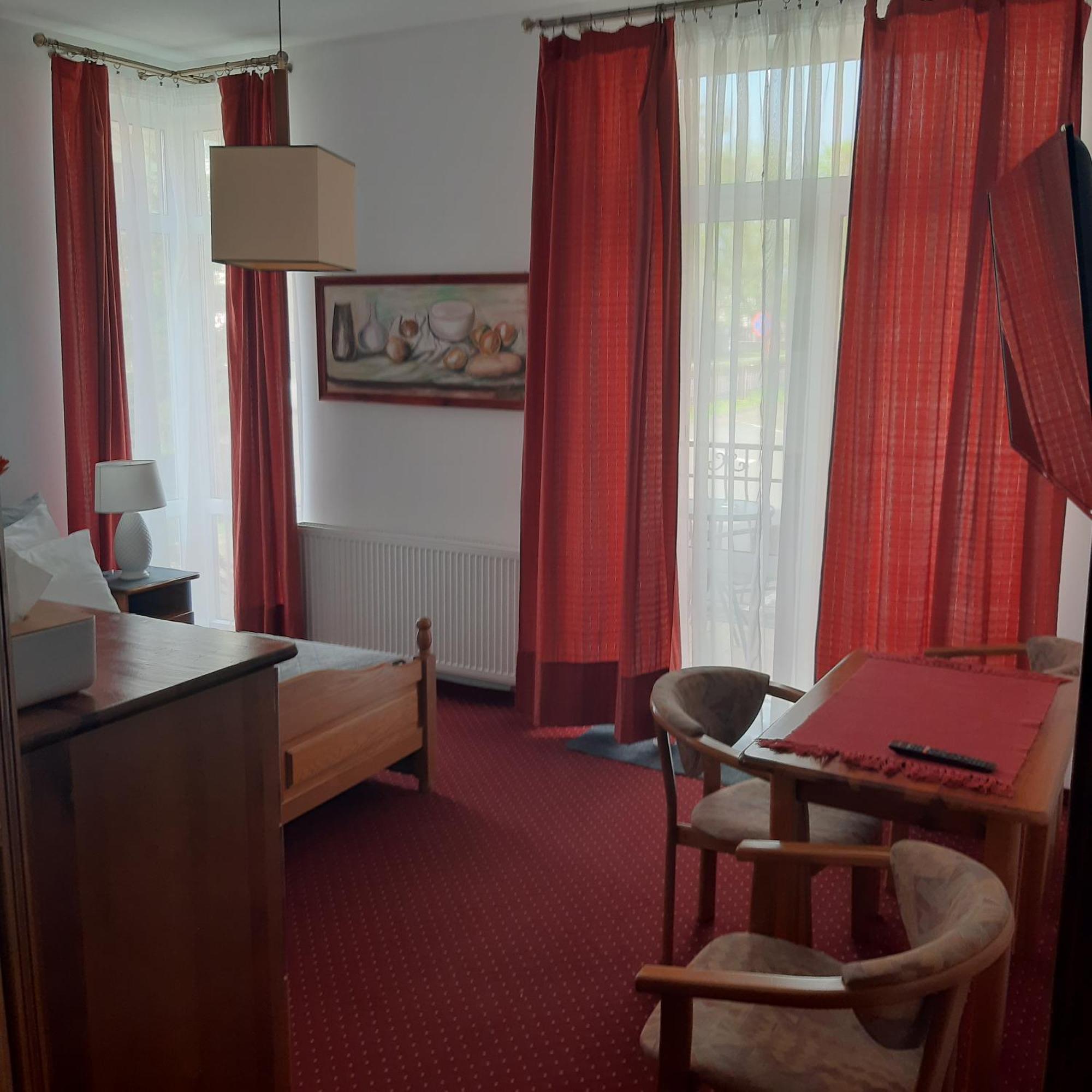 Hotel Polak Zamosc  Ngoại thất bức ảnh