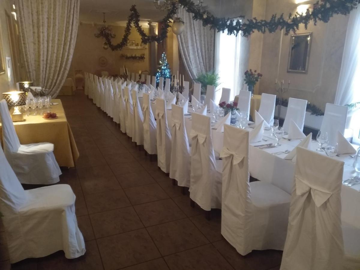 Hotel Polak Zamosc  Ngoại thất bức ảnh
